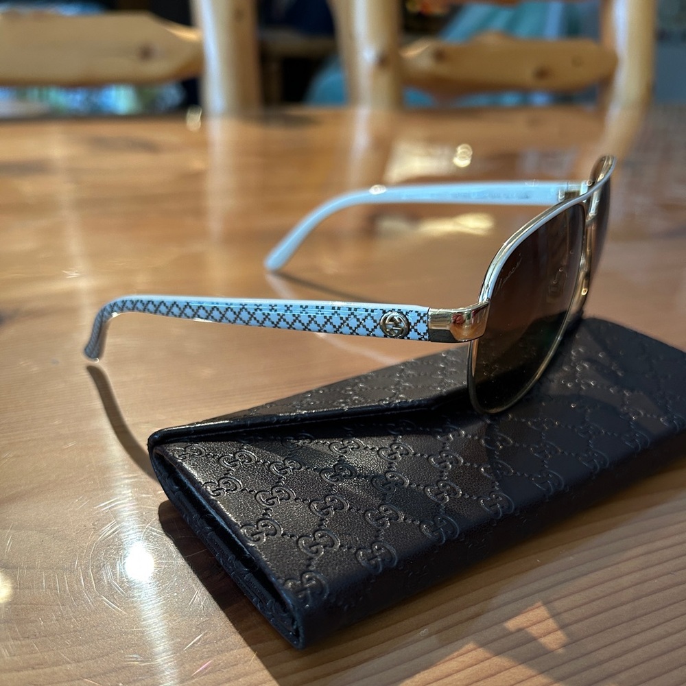 Gucci Gold and Pearl Aviator Sunglasses with Patterned Arms